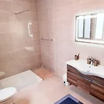 Seaside Serenity 8 - Few Mins Walk To The By Quicktrips Apartamento Mellieħa