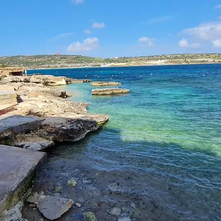 Seaside Serenity 8 - Few Mins Walk To The By Quicktrips Apartamento Mellieħa