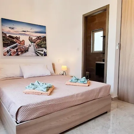 Apartment Seaside Serenity 8 - Few Mins Walk To The *
