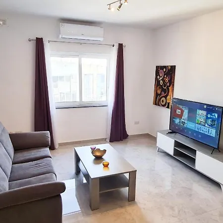Seaside Serenity 8 - Few Mins Walk To The Apartment Mellieha