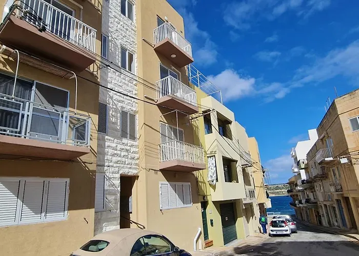 Seaside Serenity 8 - Few Mins Walk To The By Quicktrips Appartement