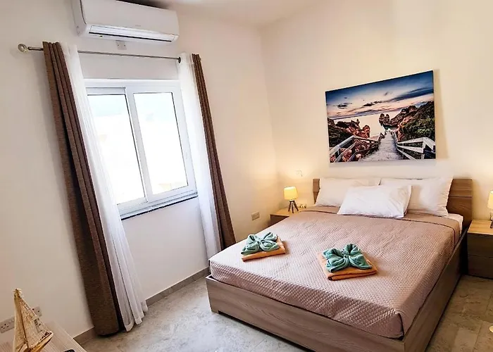 Seaside Serenity 8 - Few Mins Walk To The By Quicktrips *