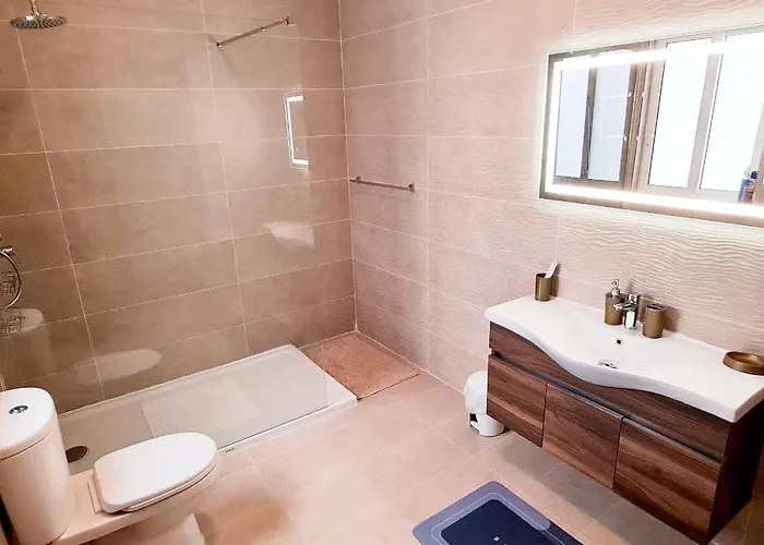 Seaside Serenity 8 - Few Mins Walk To The By Quicktrips Mellieħa