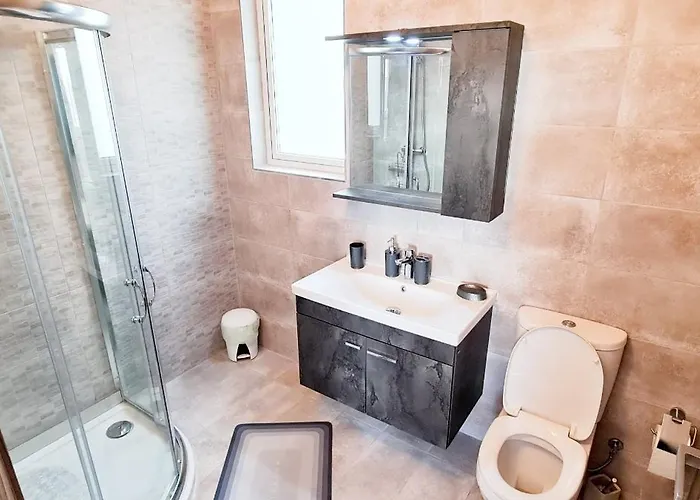 Seaside Serenity 8 - Few Mins Walk To The By Quicktrips Apartament