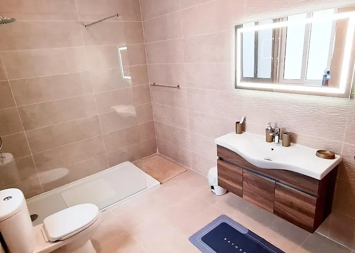 Seaside Serenity 8 - Few Mins Walk To The By Quicktrips * Mellieħa