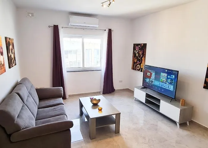 Seaside Serenity 8 - Few Mins Walk To The By Quicktrips Apartament Mellieħa